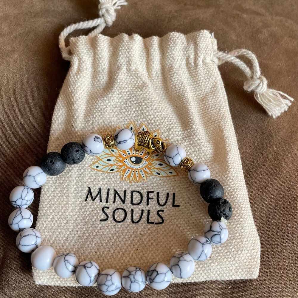 NEW Mindful Souls Howlite & Lava Stone Bracelet Jewelry